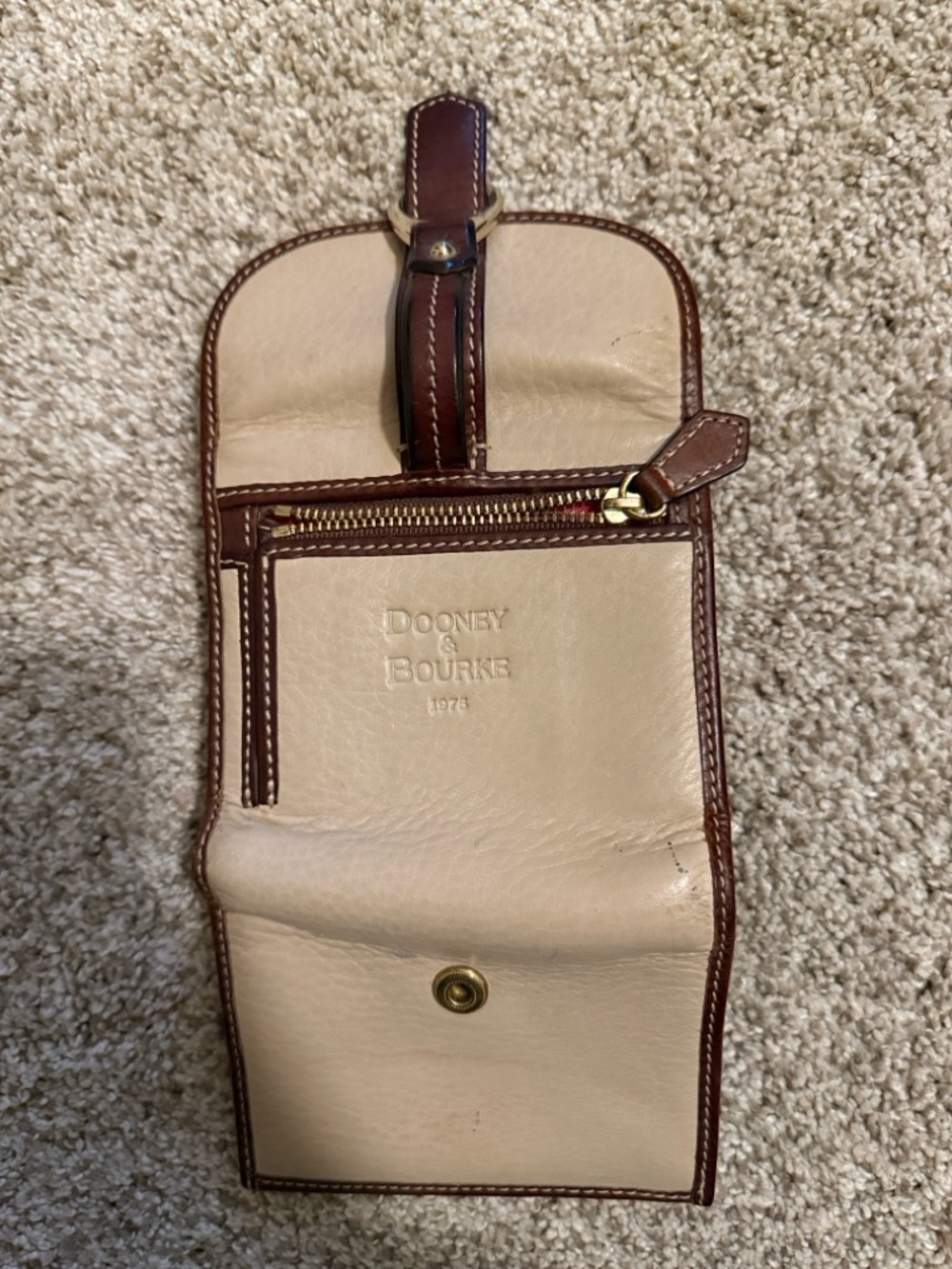 Dooney & Bourke wallet - Picture 3 of 5